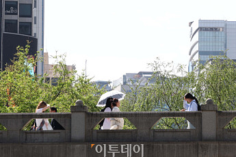 [내일날씨] 전국 흐리고 곳곳 봄비…연휴 첫날 낮 최고 24도
