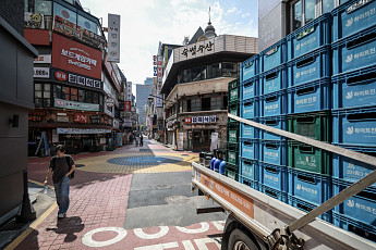 술 덜 마시는 시대…주류업계, 무알코올·해외시장 공략 속도