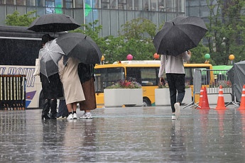 [내일 날씨] 화요일 전국 ‘출근길 장대비’… 남해안 150㎜ 폭우 집중