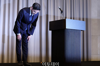 '탱크데이' 고개숙인 정용진 신세계그룹 회장 [포토]