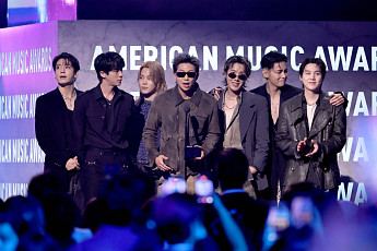 방탄소년단, 완전체로 AMA 휩쓸었다⋯'올해의 아티스트' 포함 3관왕 [종합]