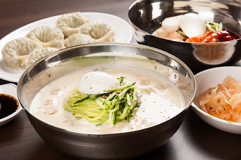 '2TV 생생정보' 오늘방송맛집- 장사의 신, 순도 100%! 시원한 콩국수 맛집 '콩○○'