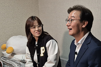 부산대 청년 원룸 찾은 전재수⋯“청년 주거 부담 덜겠다”