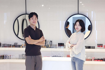 배수아ㆍ차건아 “5년 내 세계 1위 뷰티 ODM”⋯한 지붕 두 대표 의기투합[유통人터뷰]