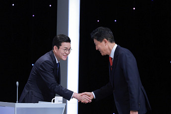 오세훈 “서울 정상화 위해 사력” vs 정원오 “보여주기식 행정 일관”