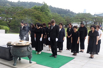자생한방병원, 호국보훈의 달 맞아 국립현충원 참배