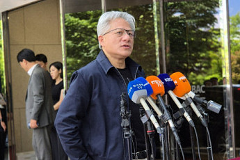 젠슨 황의 선택은 네이버…엔비디아와 손잡고 서울 복제 가상공간서 ‘로봇 AI’ 키운다