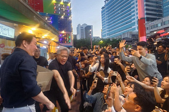 젠슨 황 