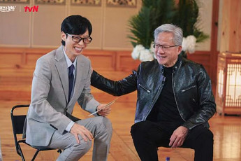 젠슨 황, '유퀴즈'서 춤까지 췄다⋯유재석과 친근한 모습 포착