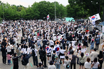 사흘째 계속되는 '재선거' 요구 [포토로그]