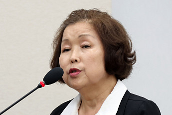 ‘댓글조작’ 리박스쿨 손효숙, 첫 재판서 업무방해만 인정