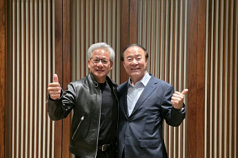 젠슨 황 만난 전영현 삼성전자 부회장 