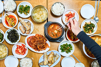 '2TV 생생정보' 오늘방송맛집- 전 축구 국가대표 김병지 단골! 푸짐한 백반 맛집 '된○○'