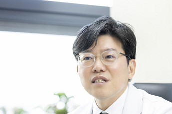 “한 번 부러지면 또 부러진다”…골다공증 치료 패러다임 변화 [메디컬 줌인]