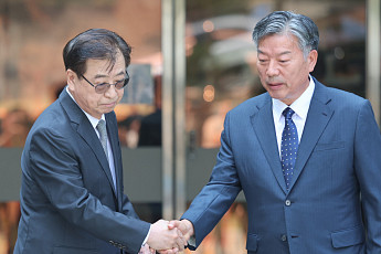 '서해 공무원 피격' 서훈·김홍희 2심도 무죄...유족 