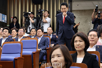 장동혁 거취론에 한동훈 복당론까지…국힘, ‘보수 주도권 전쟁’