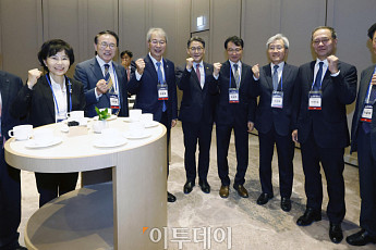 2026 금융대전, 티타임 하는 참석자들 [포토]