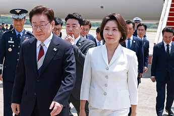 靑 “이 대통령, 내일 G7 정상회의 등 유럽순방 성과 직접 설명”