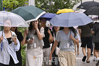폭염급 더위 이어지다 전국 비⋯제주 180㎜ 물폭탄 예고 [날씨]