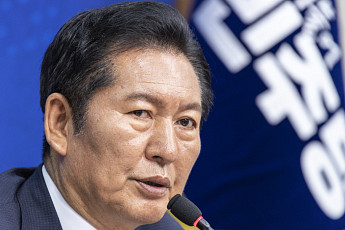 정청래, 취임 11개월 만에 대표직 사퇴…'사퇴 후 출마' 채비