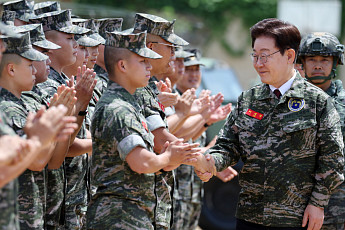 李 대통령, 연평도 전방 점검…“평화는 안보 기반, 강한 억지력 필요”