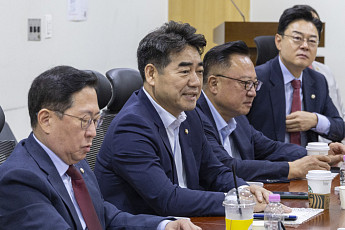 장동혁 거취 놓고 충돌…대안과 미래 