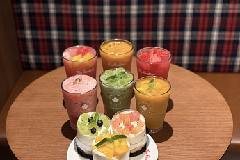 푸드 경쟁력 강화 팀홀튼, 스무디에 과일까지 담은 여름 신메뉴[맛보니]