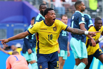 에콰도르, 독일에 2-1 역전승…20년 만의 토너먼트 진출 [북중미 월드컵]