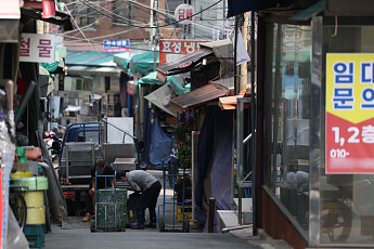 소상공인 폐업해도 빚은 남았다…대출 상환·생계비 ‘이중고’[버팀목 절실한 소상공인②]