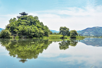 넓은 벌 동쪽 끝, 시인의 고향 옥천