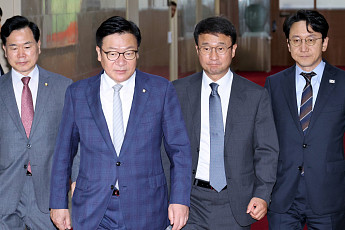 與 “11개 상임위 즉시 가동”…野 “2일 의총서 원구성 입장 결정”