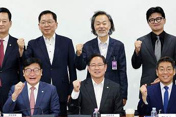전문가들 