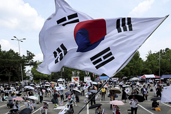 평일엔 일상, 주말엔 ‘재선거’…홍대로 옮겨간 청년 집회  [잠실 개표소 시위①]