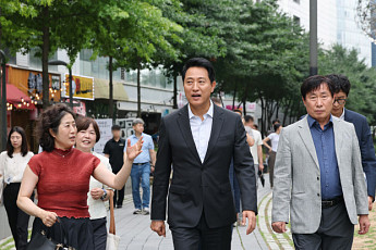 오세훈, 첫 민생 행보로 '골목상권' 찾아… 연 3조 투입해 소상공인 지원