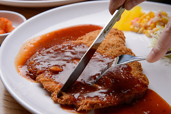 '2TV 생생정보' 오늘방송맛집- 코미디언 임우일 단골! 돈가스 맛집 '다○'