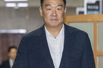 정희용 