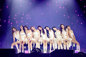 ‘트와이스’ 이름값 증명한 현장⋯전 세계 81회 월드투어, 서울서 마침표