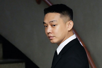 ‘마약 집행유예’ 유아인, ‘호프’ VIP 시사회 포착…복귀설 재점화