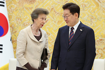 李대통령, 英 앤 공주 접견⋯