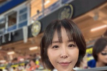 '한화 팬' 신지 시구 거절 후폭풍⋯코요태 축하공연도 없던 일로
