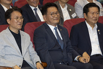 민주당 전당대회 후보 확정…당 대표 5명·최고위원 14명 등록