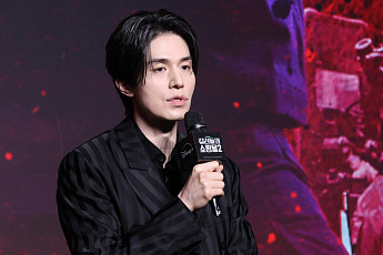 '킬러들의 쇼핑몰2' 이동욱 