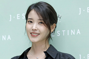 아이유, 악성 게시물에 강경 대응⋯美법원에 신원 조회 요청