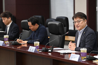 범용 버리고 고부가로⋯K-석화, 생존 위한 '선택과 집중'