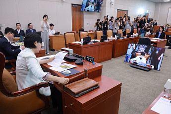 與 법사위, ‘최영중 통신영장 반려’ 檢 질타…법무장관 “필요시 감찰”