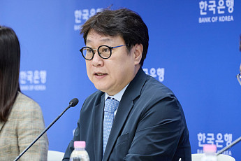 수출·내수 쌍끌이에 2분기 성장 '또 서프라이즈' ⋯
