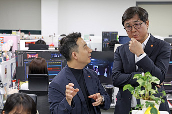 최휘영 장관 “생성형 AI, 창작자 상상력에 날개를 달아주는 기회”