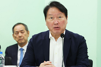최태원, 48억 규모 SK하이닉스 주식 첫 매수…책임 경영 일환
