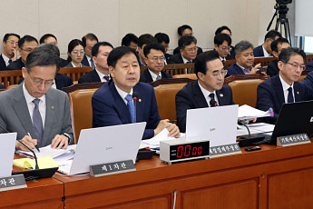 野, '보유세 3배' 발언 공세…