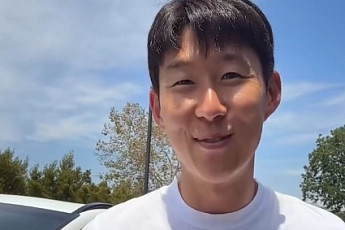 '좋은 아빠' 되고 싶다던 손흥민⋯왼손 약지 반지에 결혼설 확산